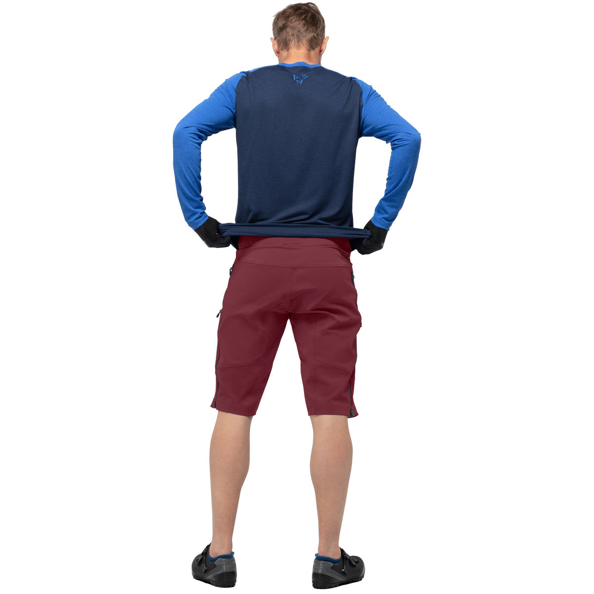 {"assetId":2104137,"assetVersion":0,"exportFormatId":"c245"}